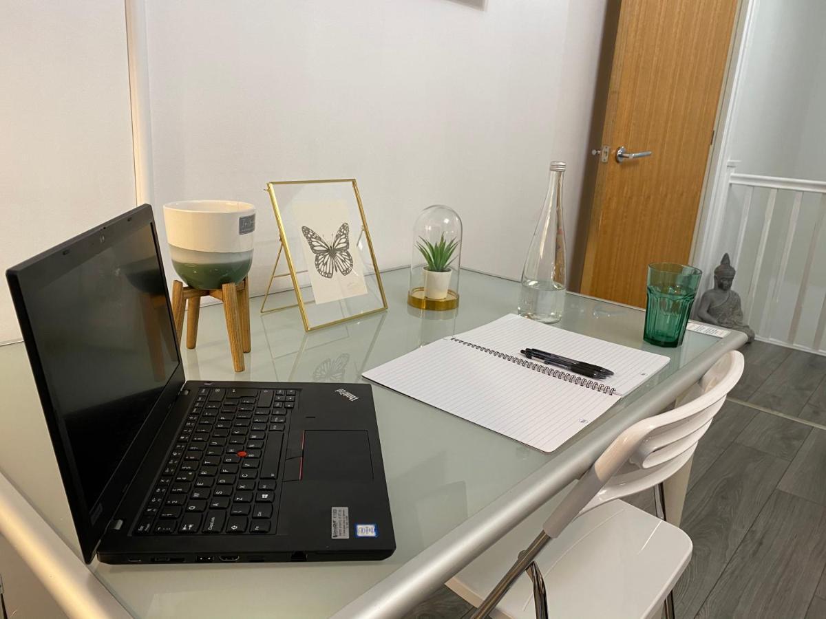 Luxe Place - Netflix & Workspace For 6 Birmingam Exterior foto