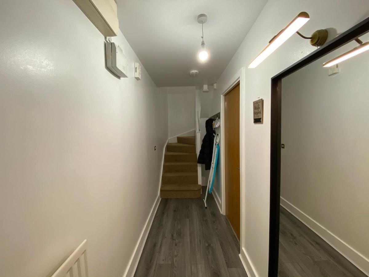 Luxe Place - Netflix & Workspace For 6 Birmingam Exterior foto
