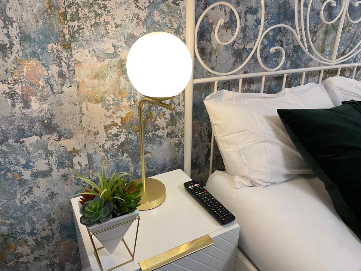 Luxe Place - Netflix & Workspace For 6 Birmingam Exterior foto